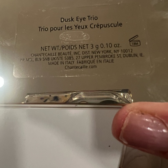 Chantecaille Flamingo eye shadow palette- Dusk - Picture 3 of 3